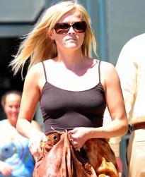 2010__09__wenn5530889 205×300.jpg