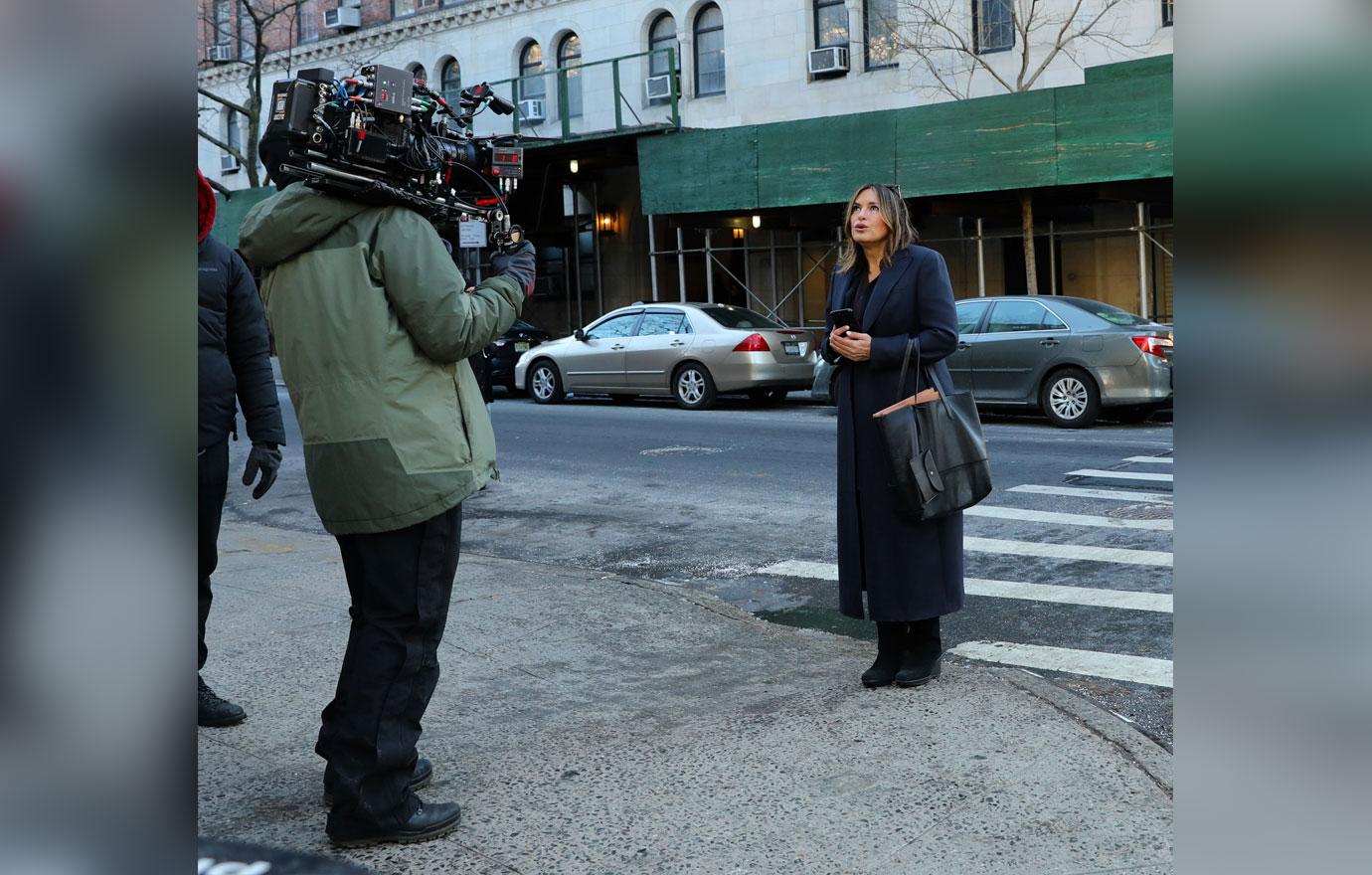 Mariska Hargitay Filming 'Law & Order: SVU'